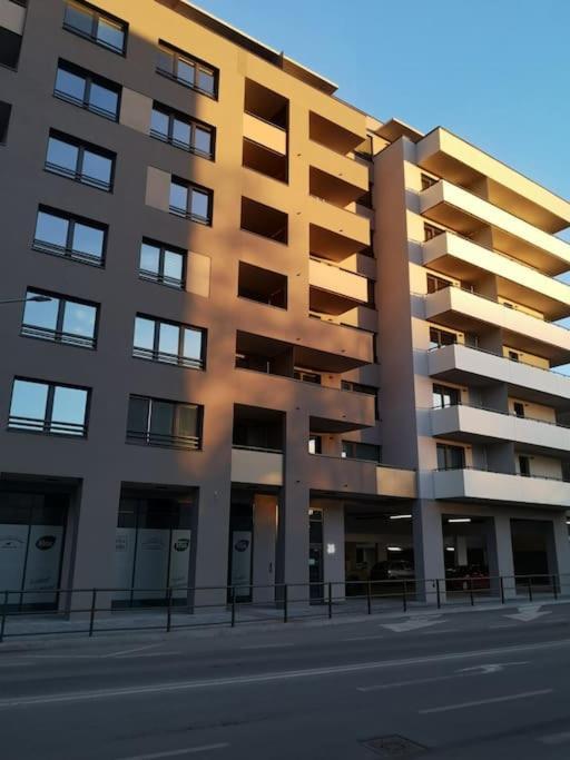 M&M1 Studio Apartment Near Center With Free Parking - Ac Košice Extérieur photo